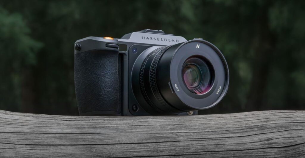 Hasselblad’s new medium format flagship comes with end-to-end HDR